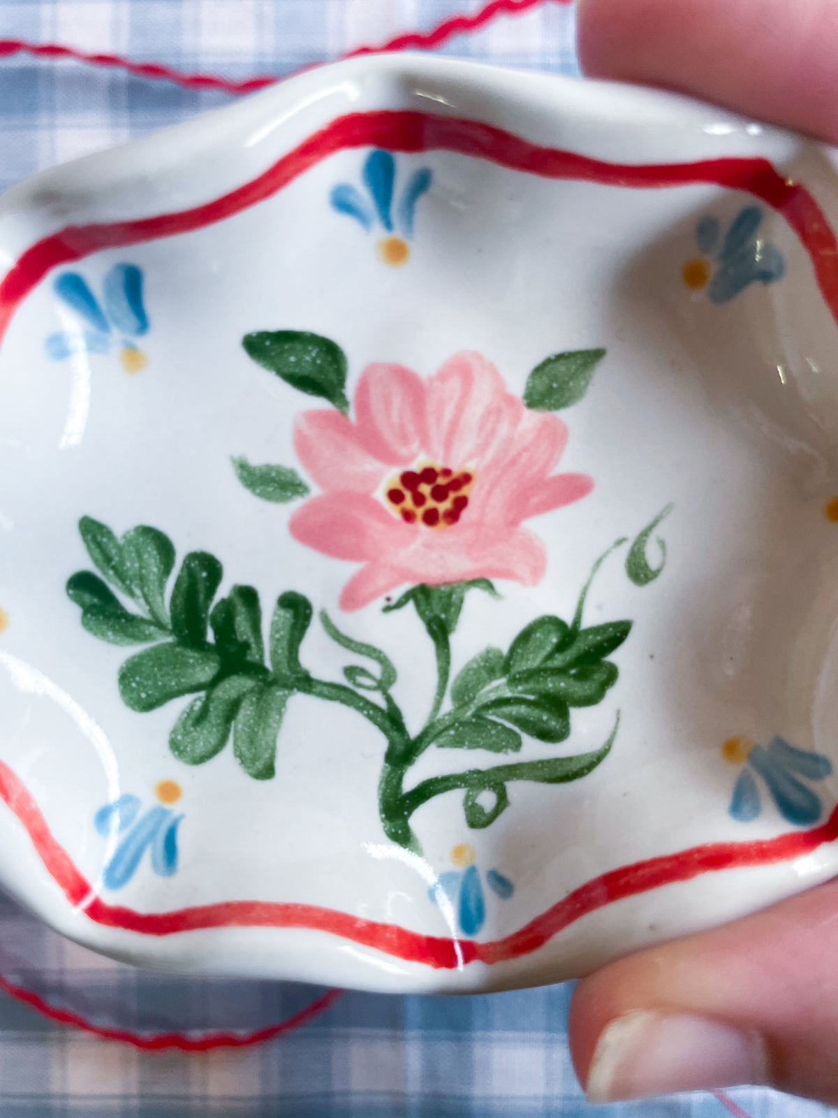 Tiny trinket dish-