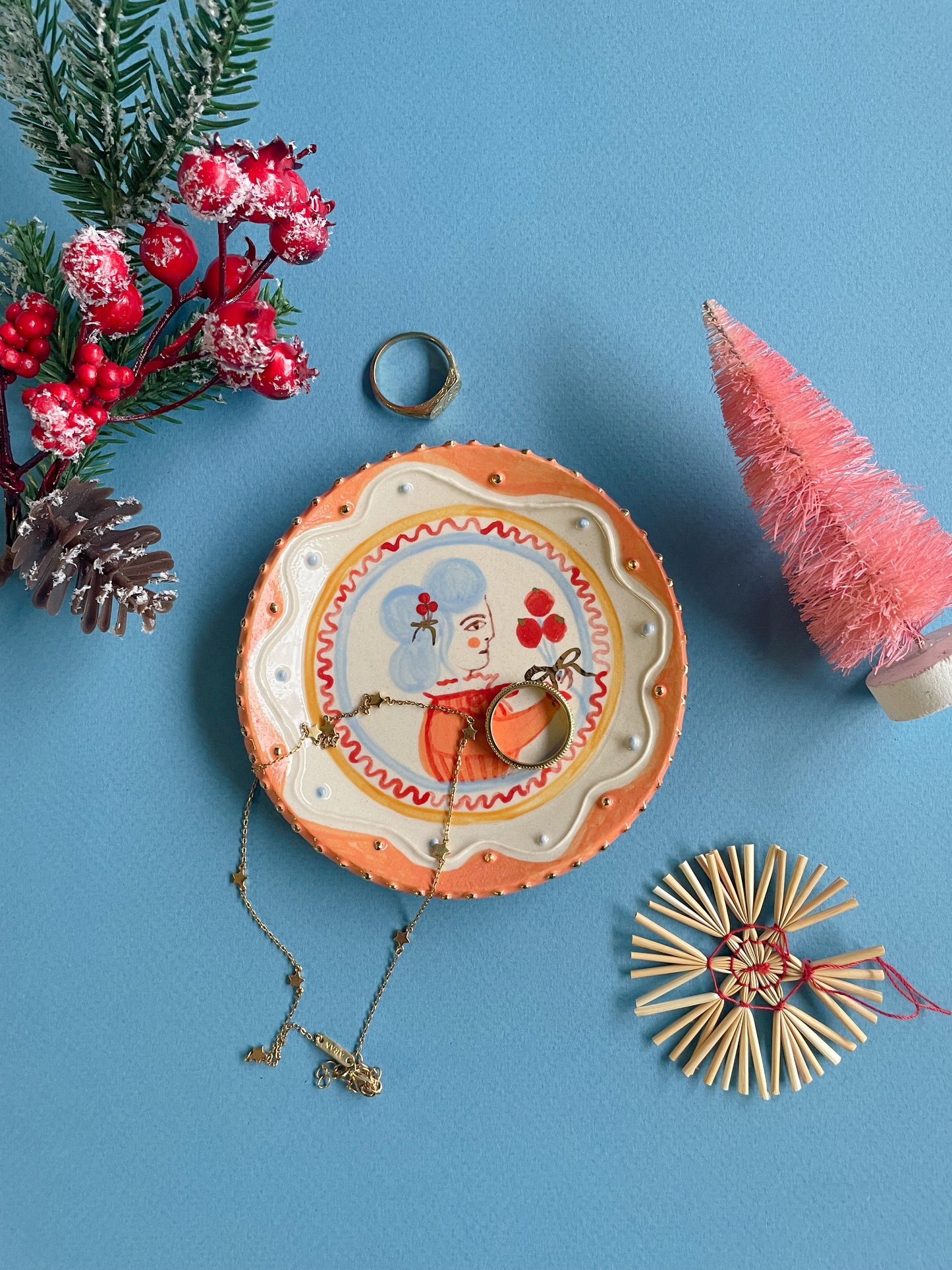 Folk trinket dish w/22kgold