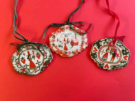 Folk platter ornament