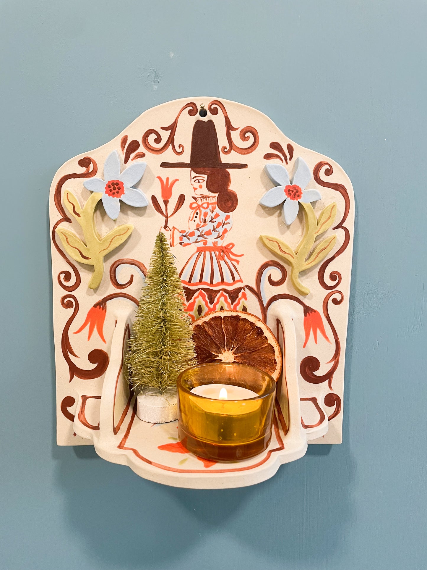 Appliqué Wall Shelf