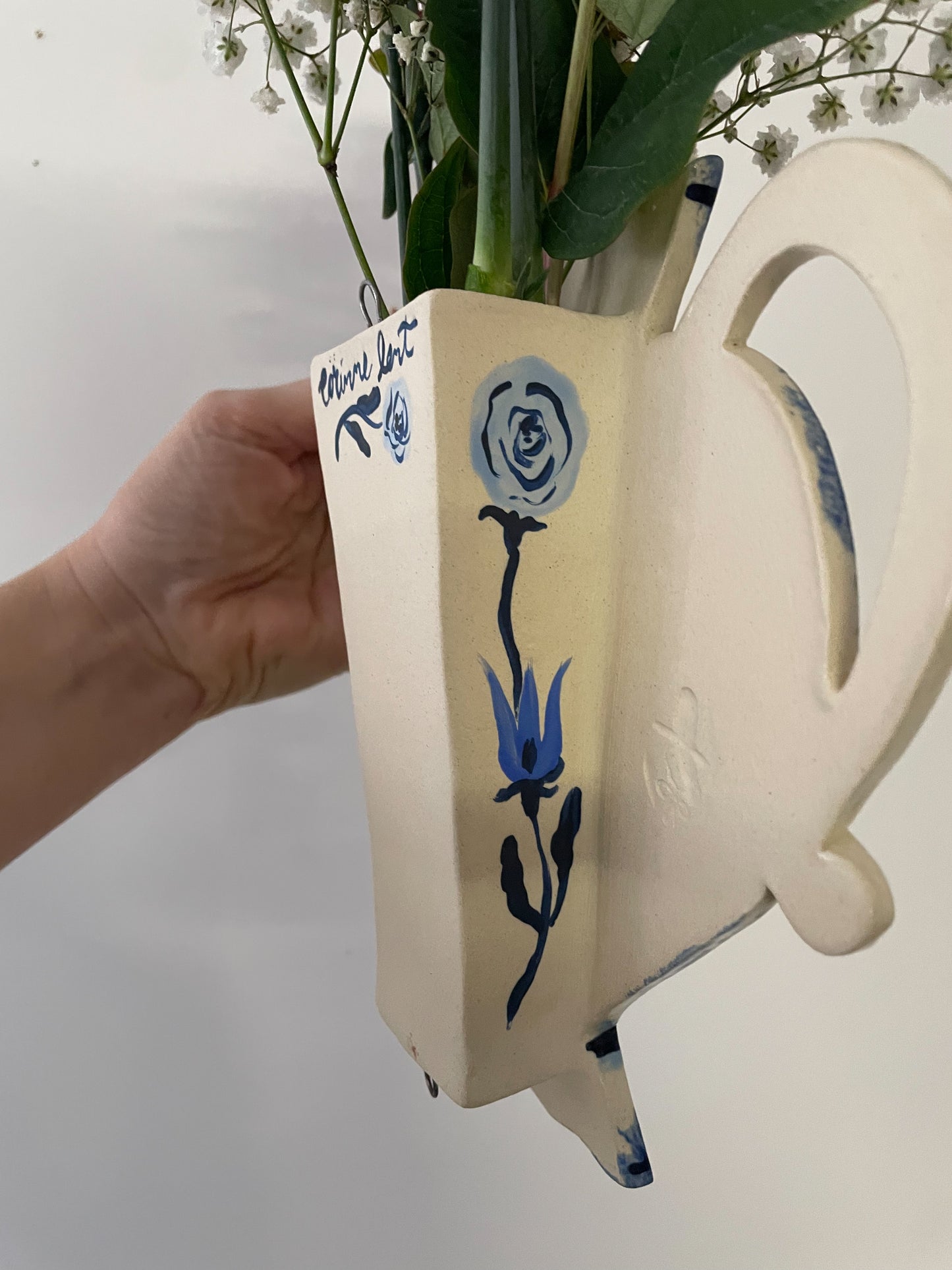 Delft blue wall vase