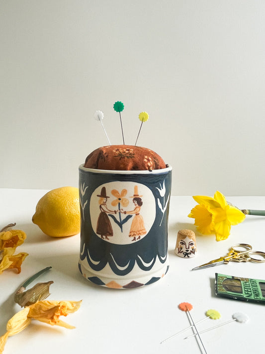Pin cushion tumbler
