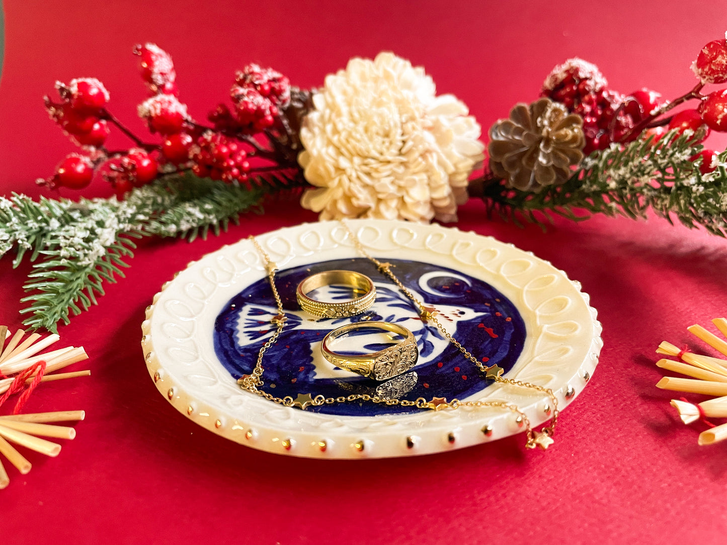 Folk trinket dish w/22kgold