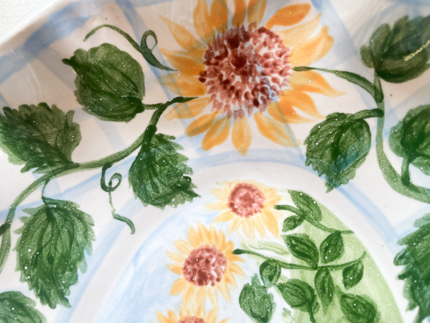 Fluted folk scene platter
